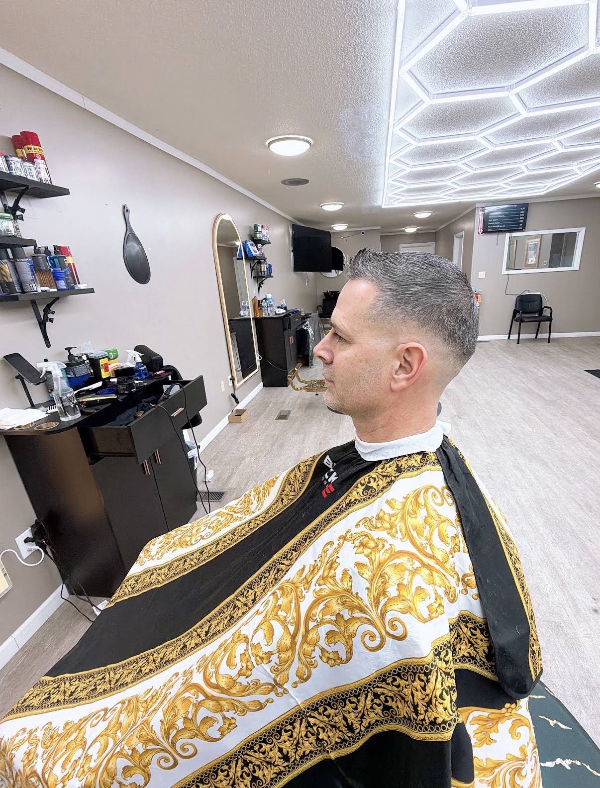 Traditional barbershop shave and clean neckline